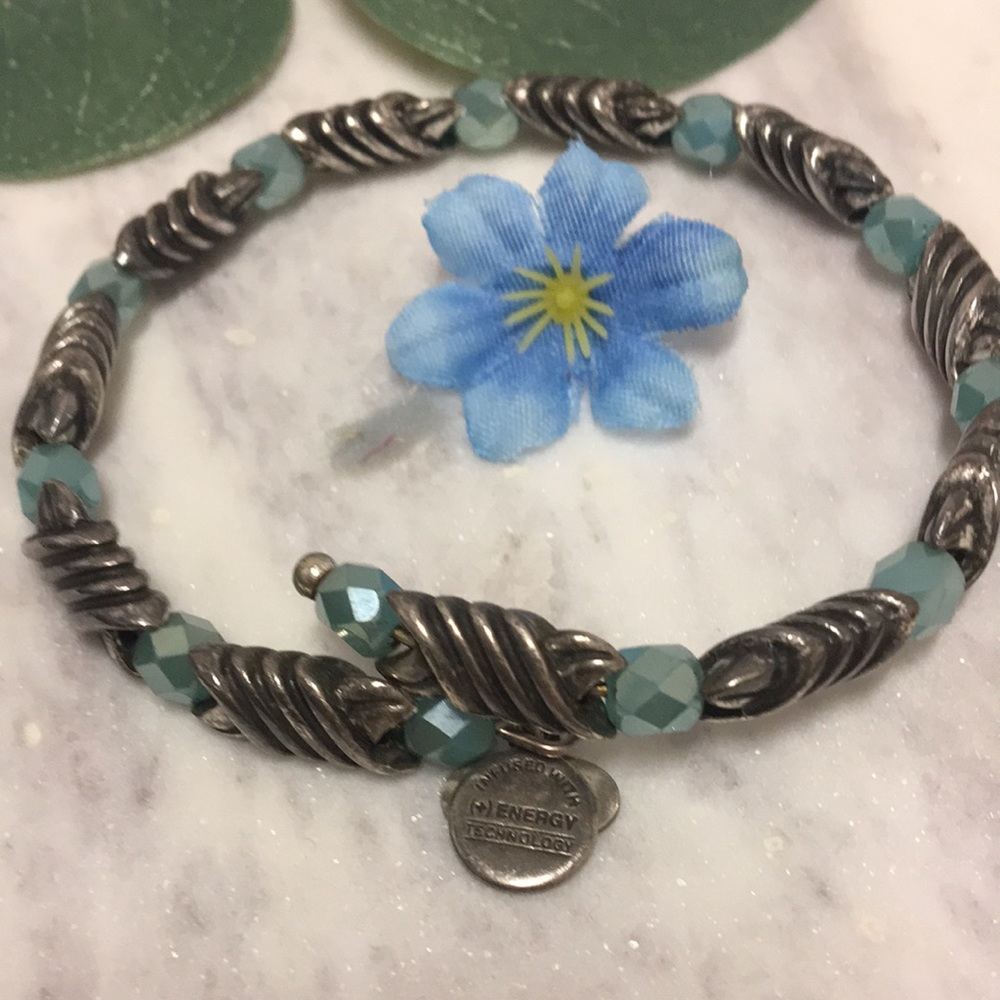 Woven metal Artesian bracelets BOHO with glass stones beautiful metal set of 2 - Picture 7 of 15